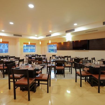 Hotel Nashik Zewnętrze zdjęcie