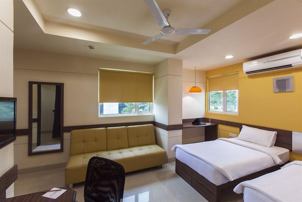 Hotel Nashik Zewnętrze zdjęcie